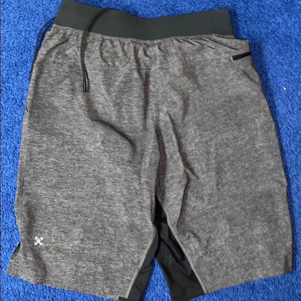 Men’s Lulu Shorts: Small